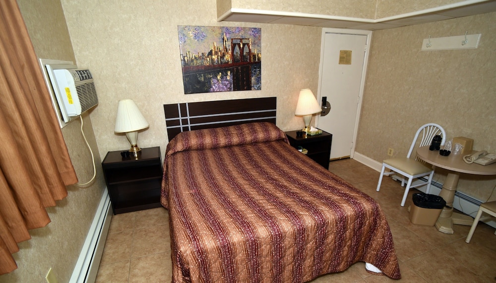 Swan Motel 6/23