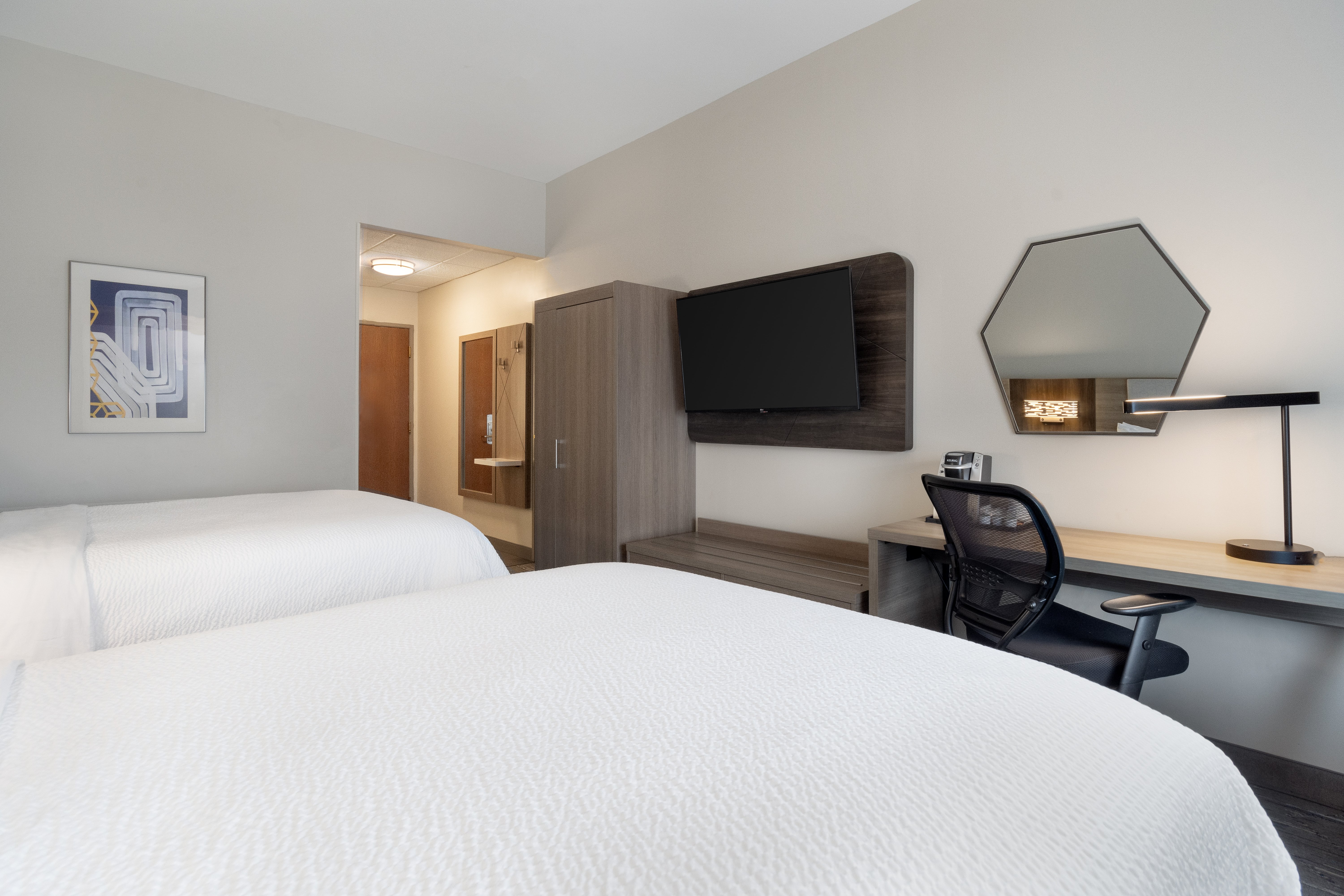 Holiday Inn Express Hotel Suites Saginaw 33/76