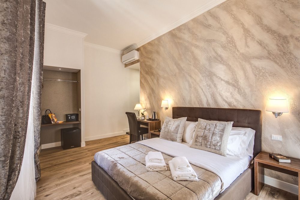 River Luxury Suites 14/25