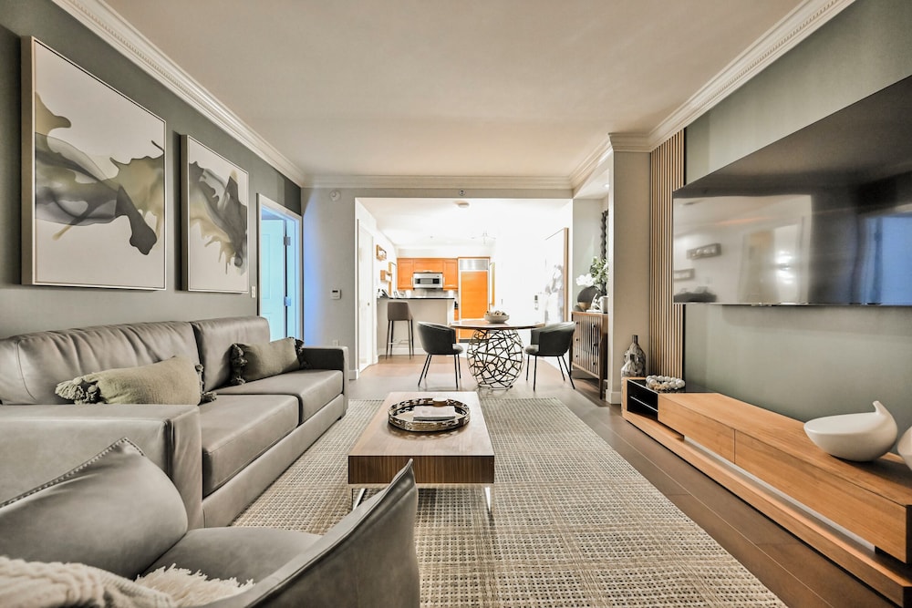 Stripviewsuites At Signature 59/73