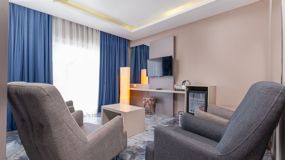 Feniks Hotel 36/61