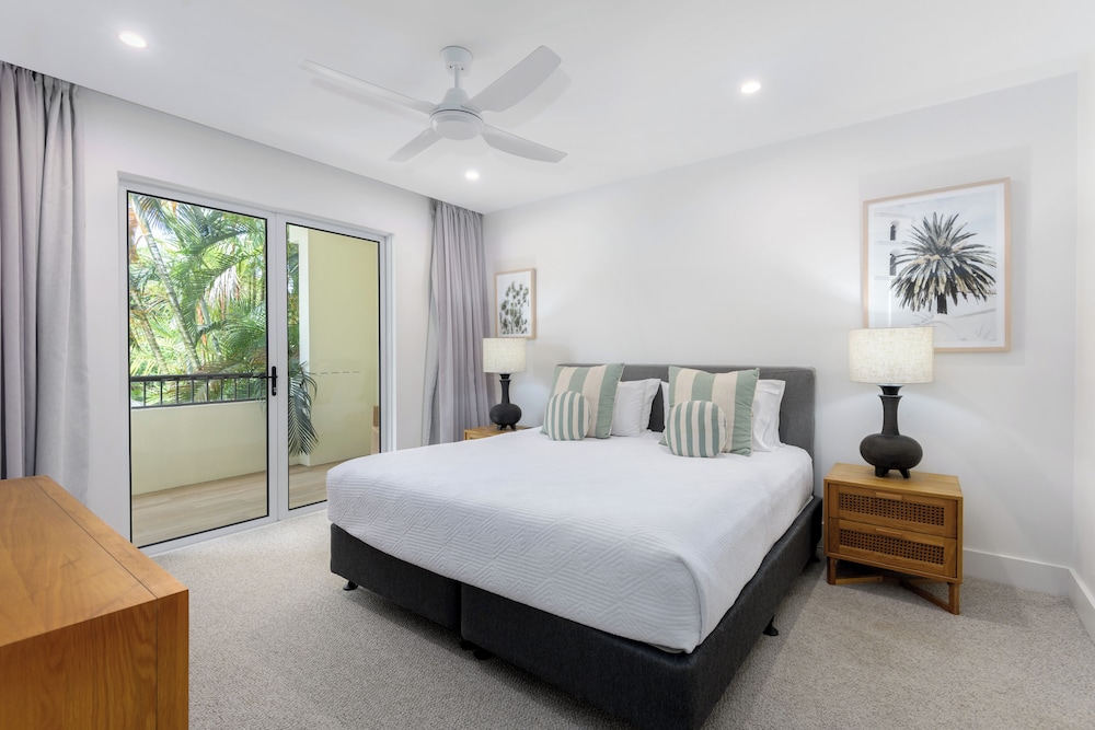 Mandalay Luxury Beachfront Apartments 25/59