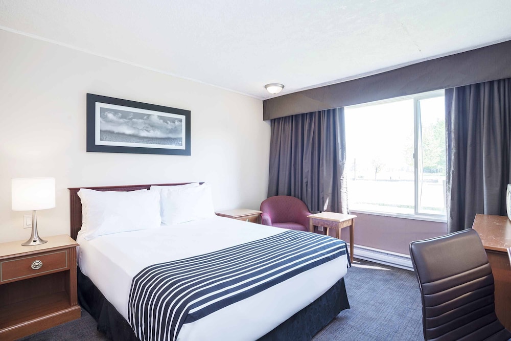 Sandman Inn McBride 13/34