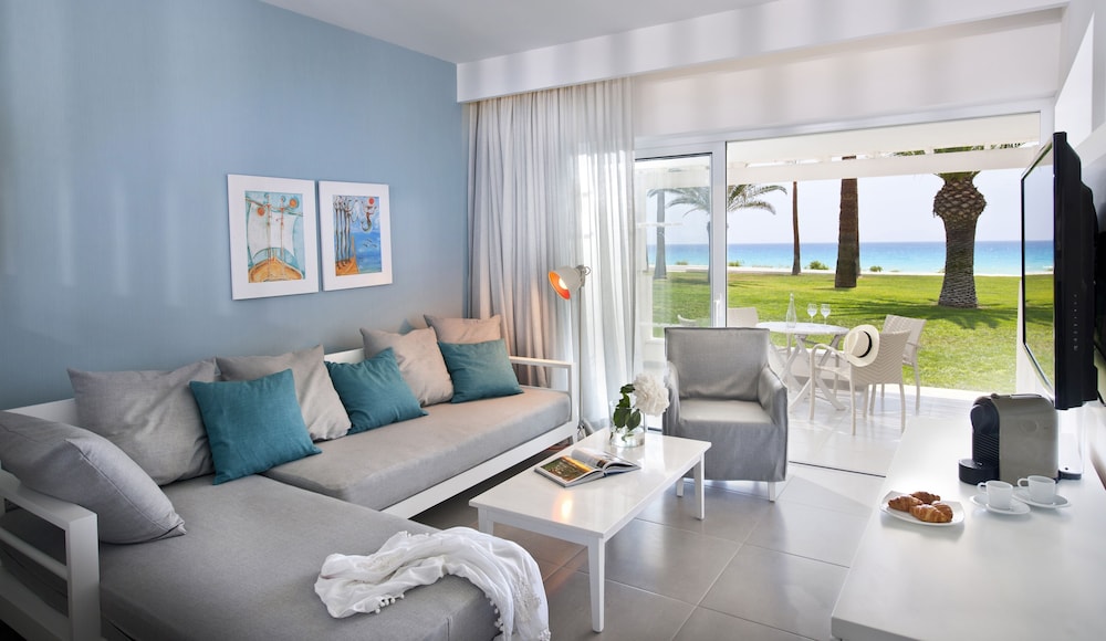 Nissi Beach Resort 52/75