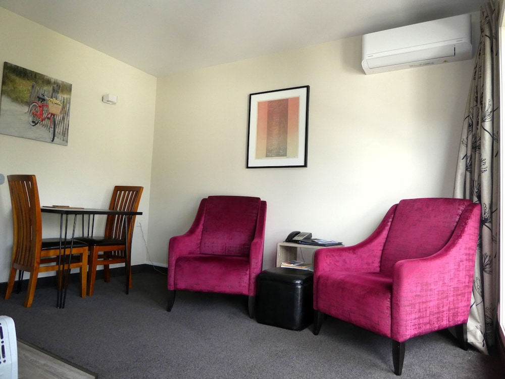 Caples Court 20/50