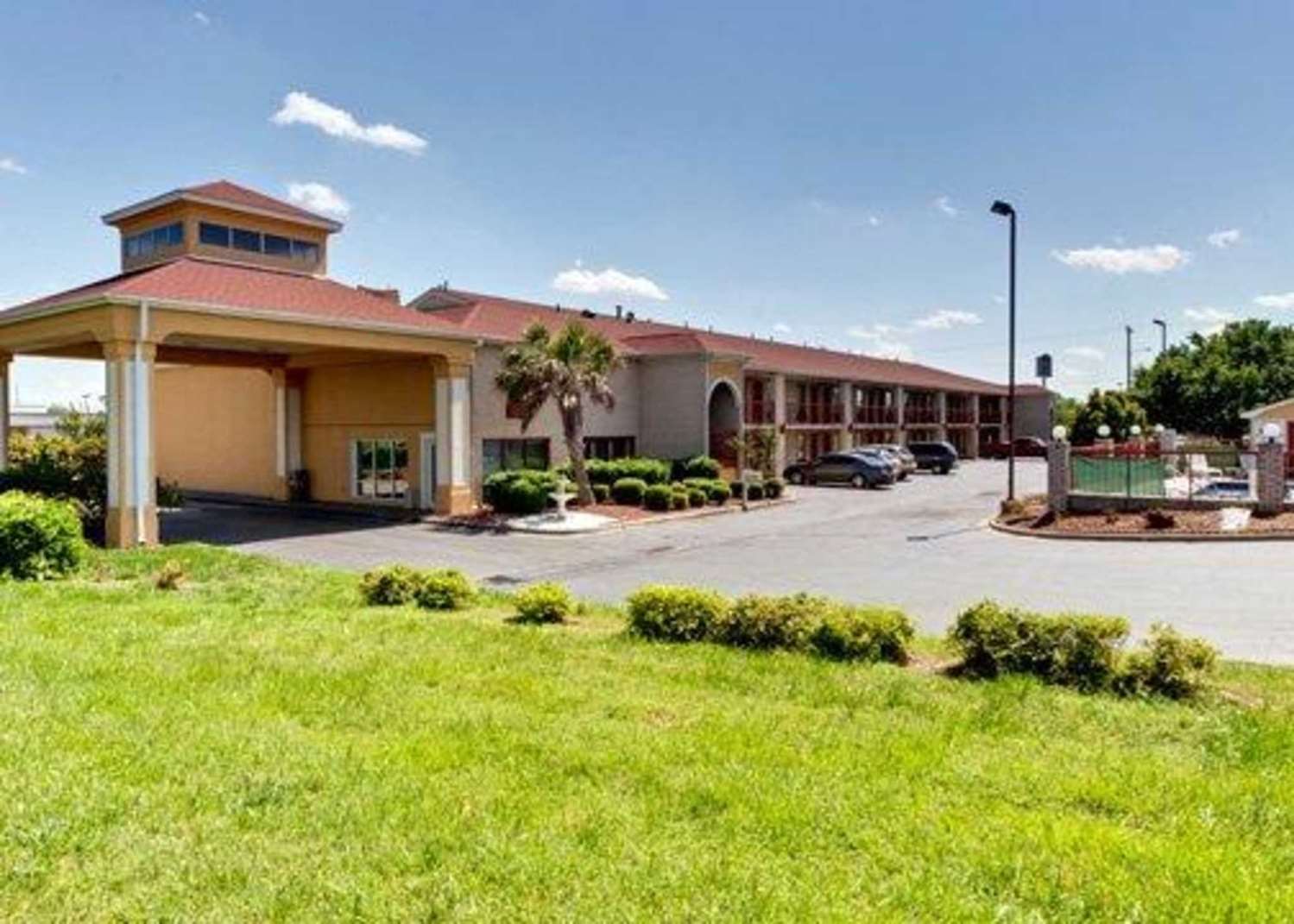 Quality Inn and Suites Monroe NC 22/24