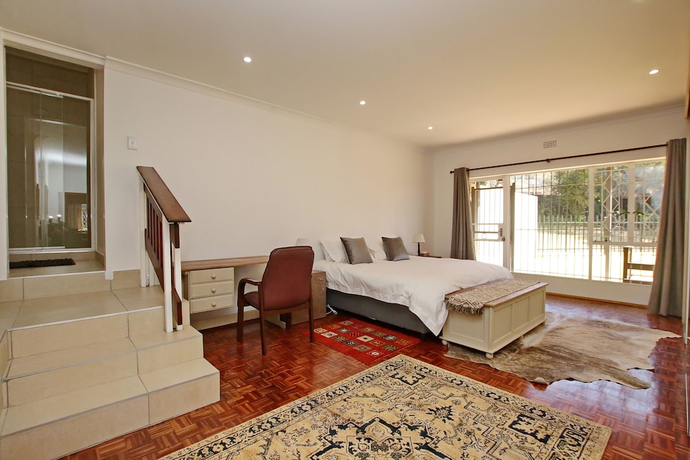 Moonflower Cottages 17/71