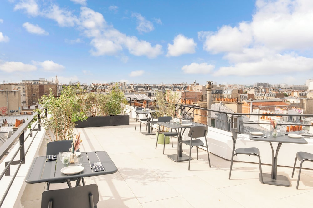 Hotel Lampika 25/50