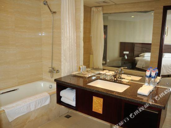 Glory Hotel 25/28
