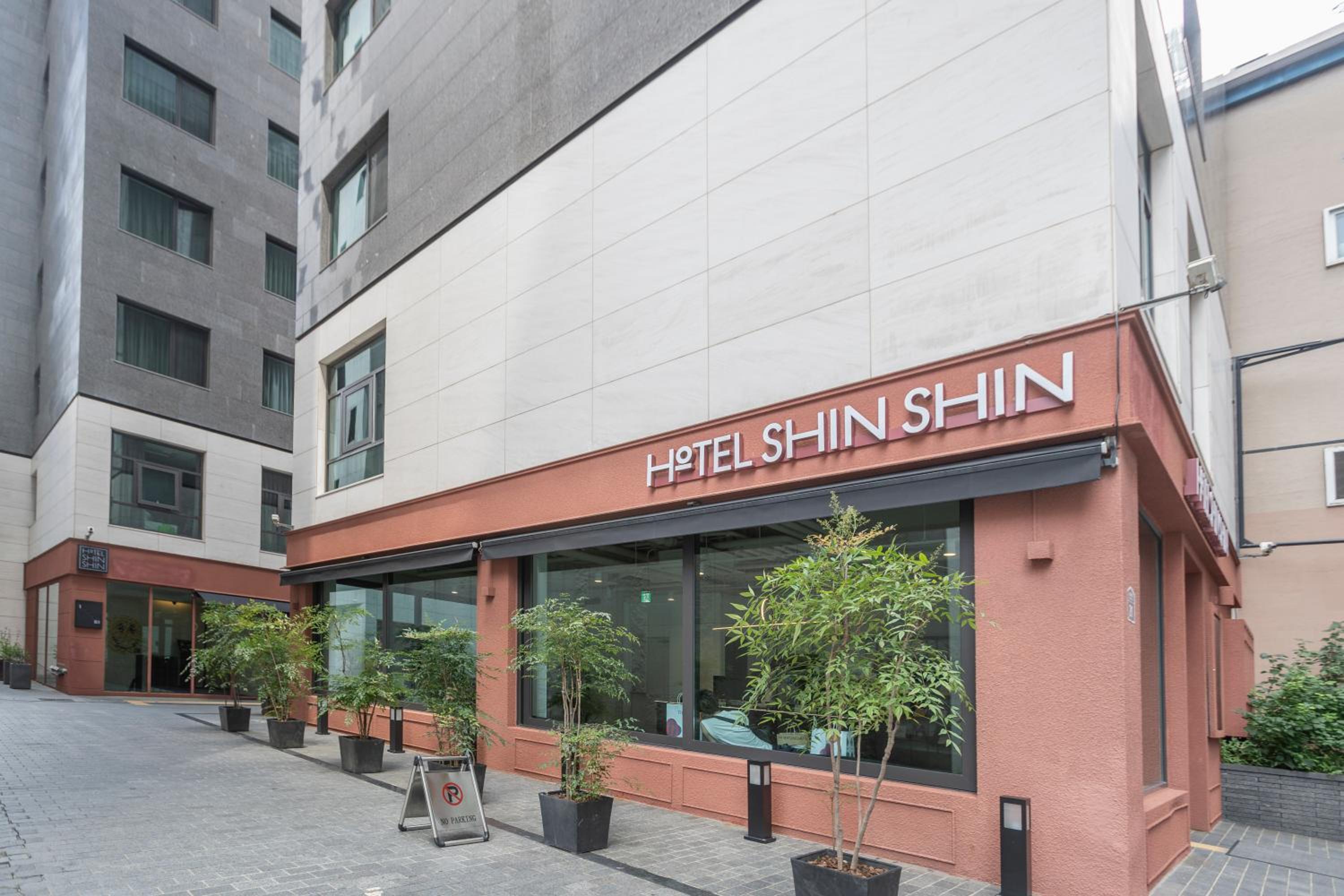 Seoul Hotel ShinShin Myeongong 46/51
