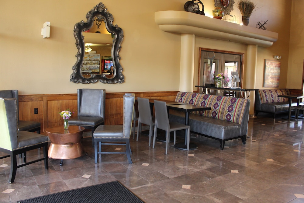 Oxford Suites Redding 53/64