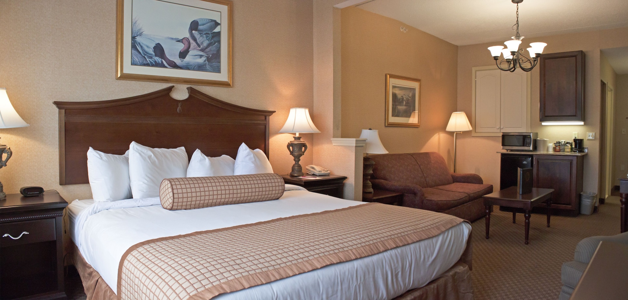 GRAND, KING BED, MOUNTAIN VIEW