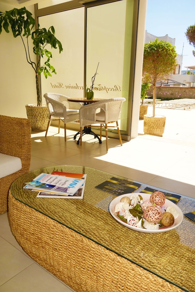 Zest Exclusive Hotel 35/50