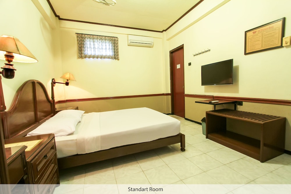 Duta Guest House 7/48
