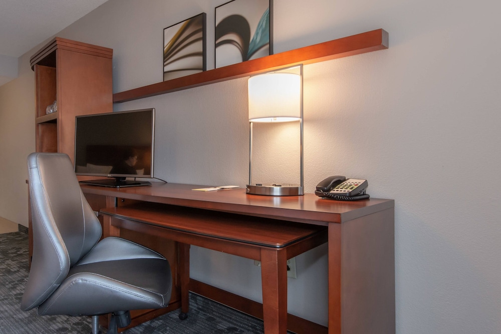 Courtyard by Marriott Charlotte Lake Norman 39/40