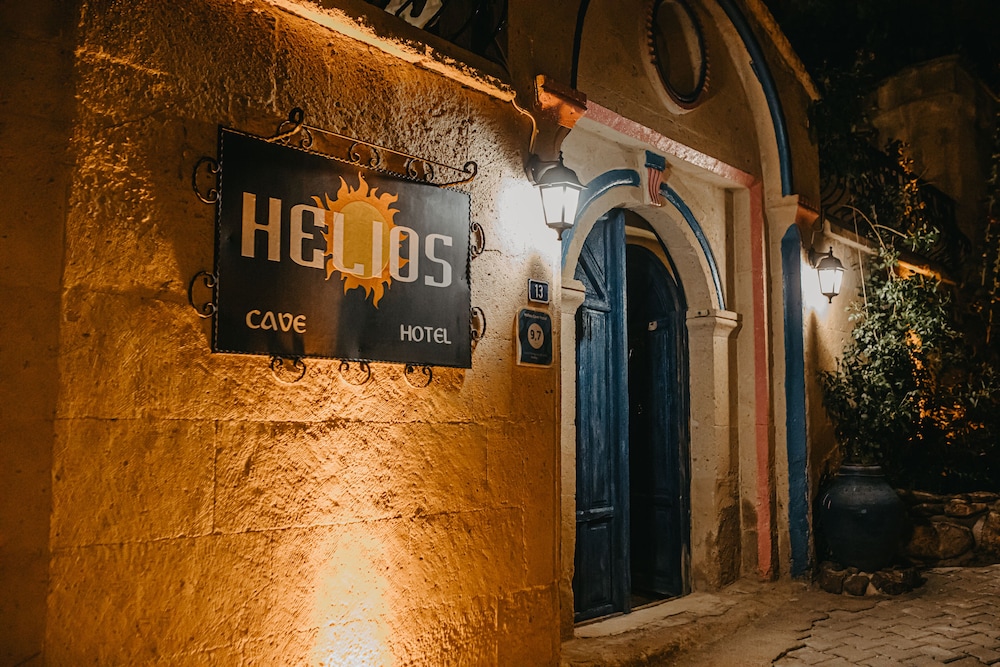Helios Cave Hotel 5/50