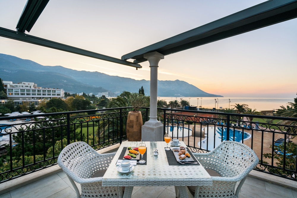 Iberostar Waves Bellevue 55/74