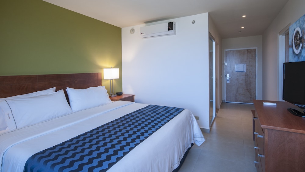 Holiday Inn Express Cabo San Lucas 19/71