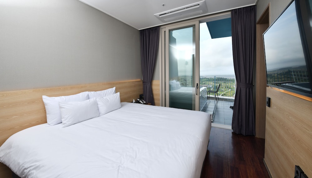 Ocean Soleview Hotel 32/57