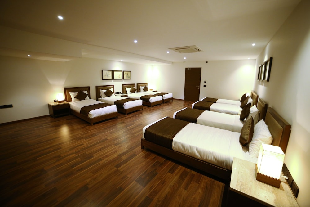 Five Petals Hotel & Banquets 11/24