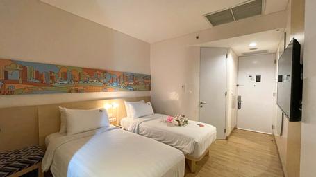 Happiness, Twin Beds