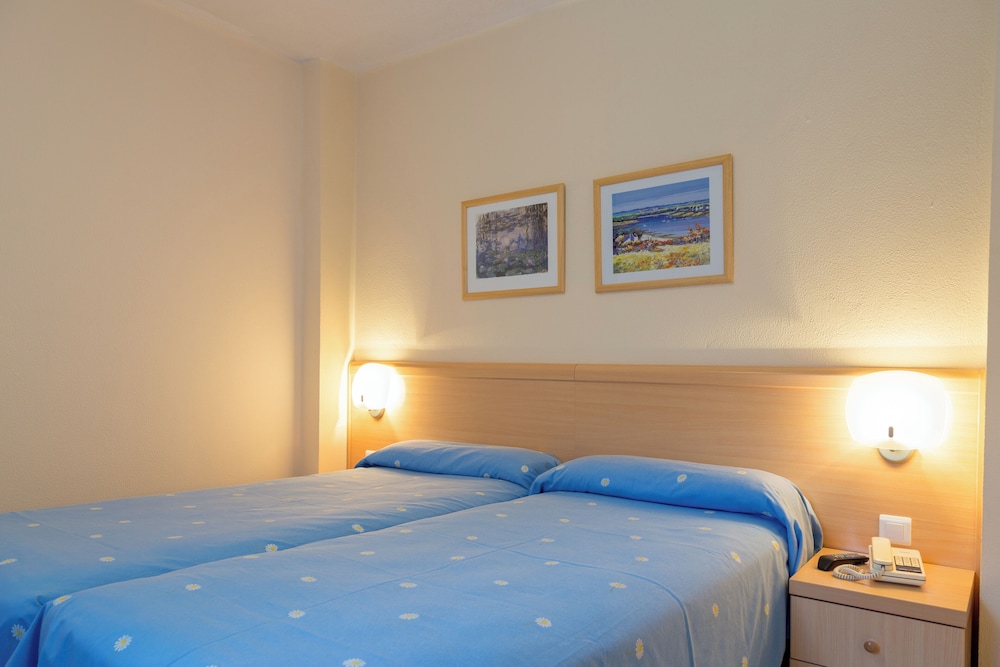APARTAMENTOS LOS ARCES 27/65
