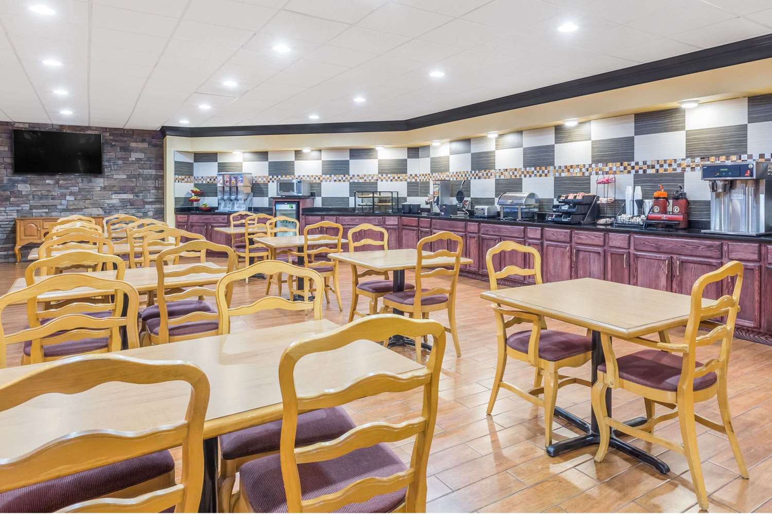 Ramada by Wyndham Macon 33/45