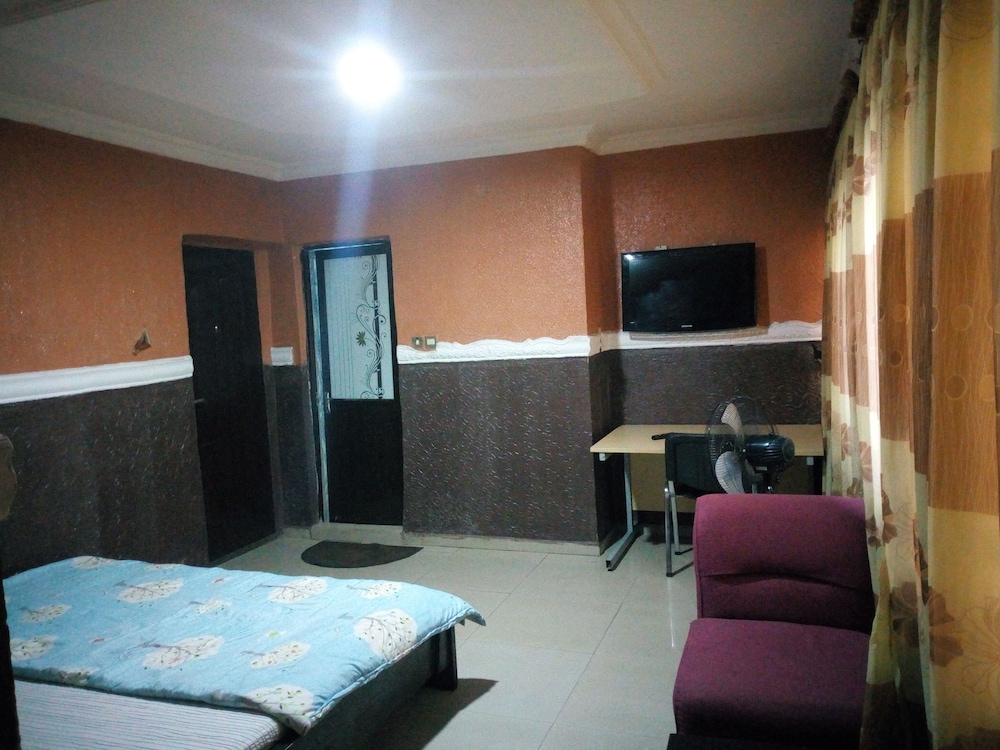 Joybam Hotel and Events Center Ososami 5/12