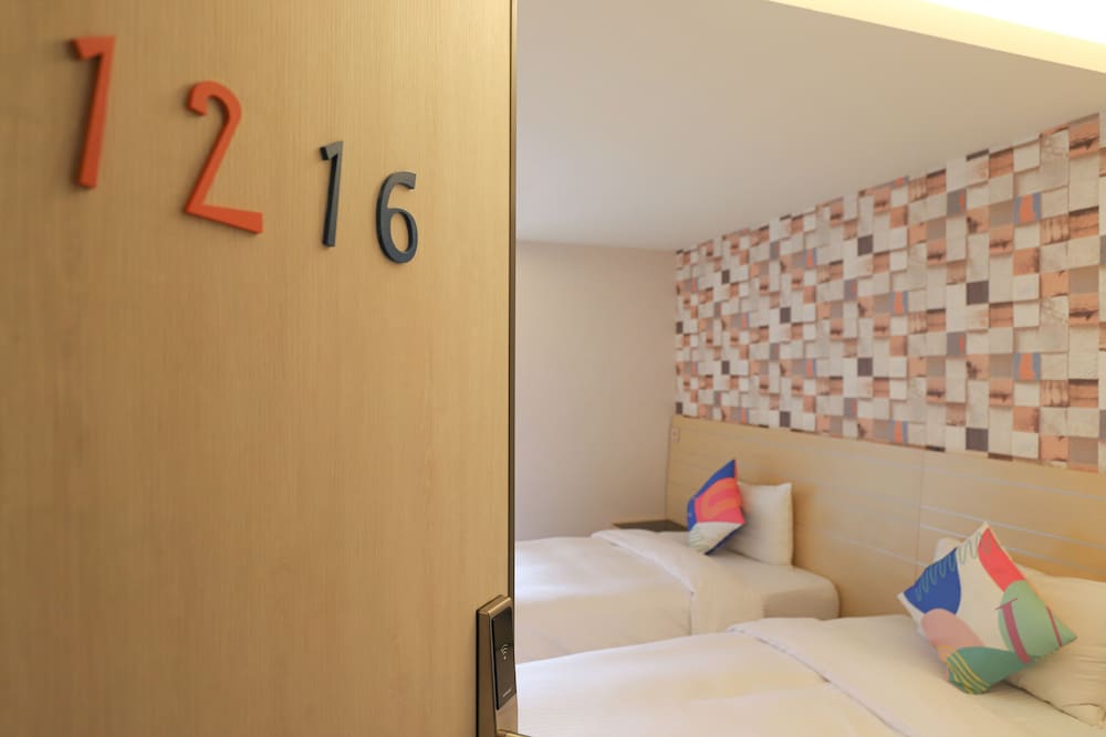 Dream 12 Hotel 30/71