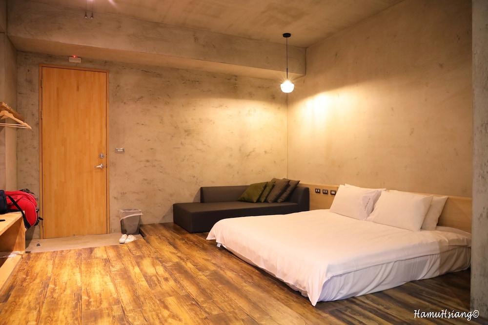 Sun Moon Inn 34/73