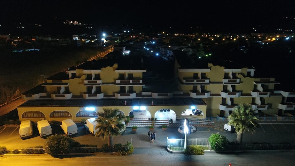 Hotel Felix 8/72