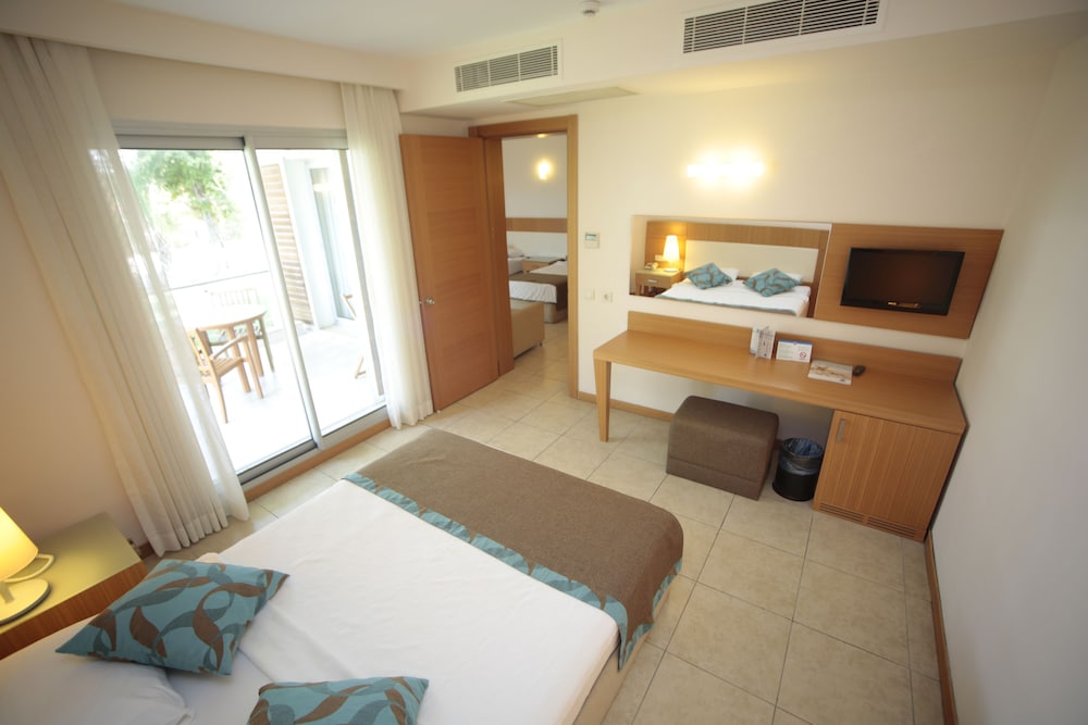 Club Kastalia Holiday Village 26/86