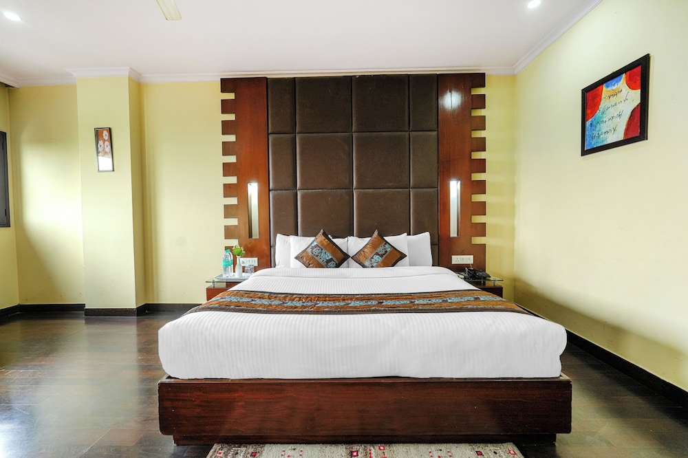 Hotel Ck International 26/50