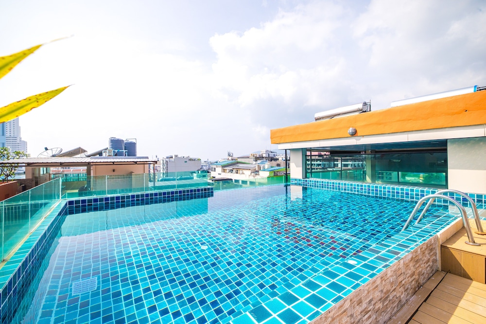Patong Buri Resort 7/50