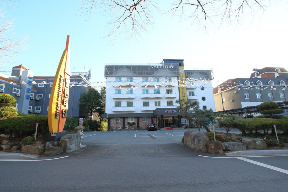 Valentine Hotel 6/47