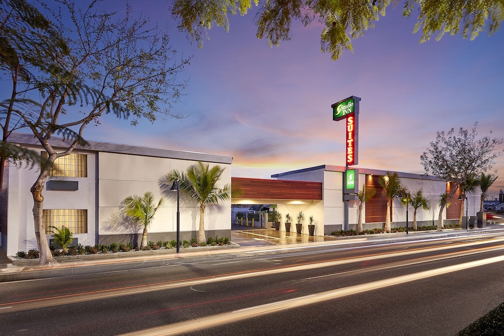 Studio Inn and Suites 3/23