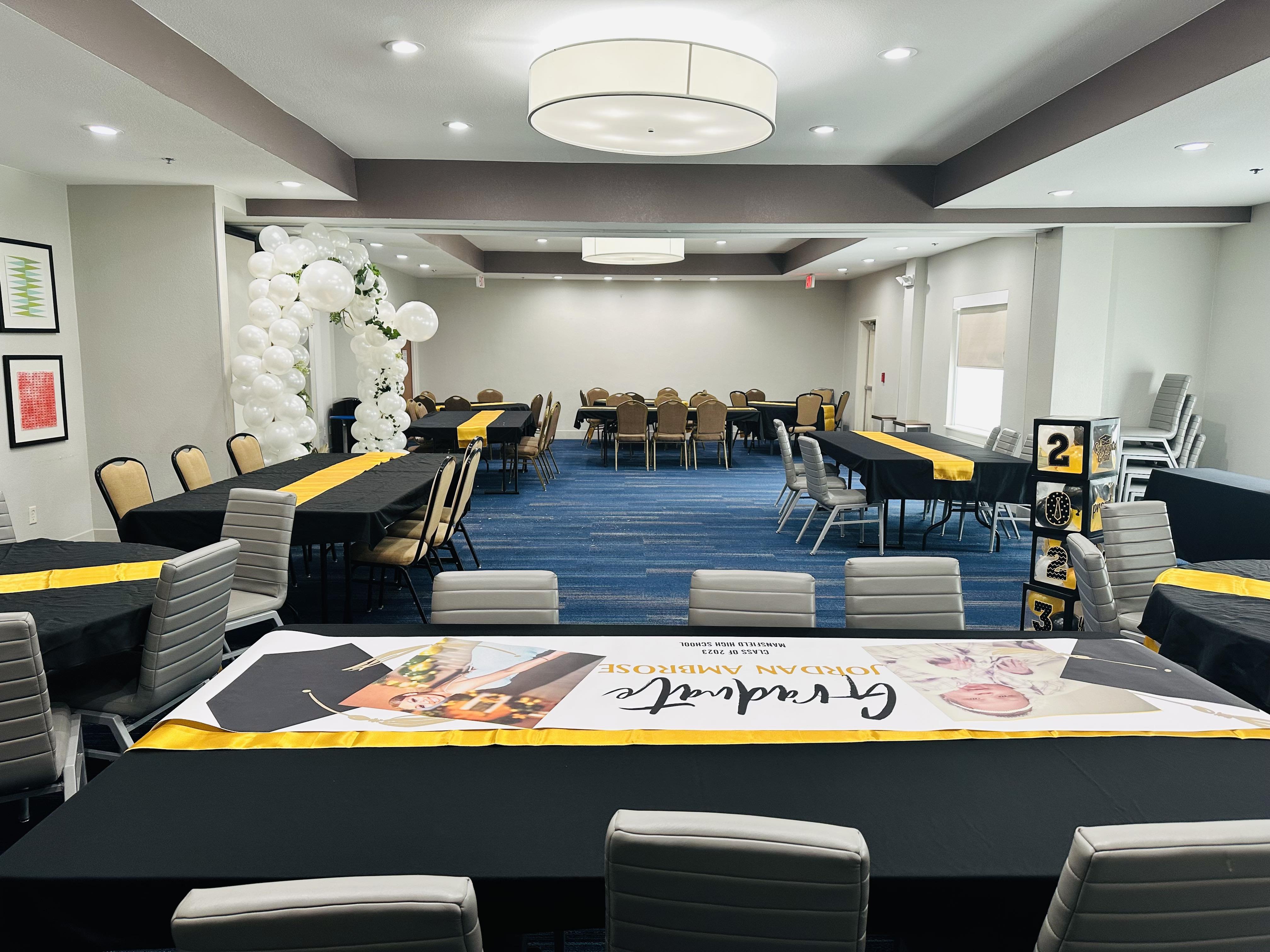 Holiday Inn Express Hotel and Suites Mansfield 49/52