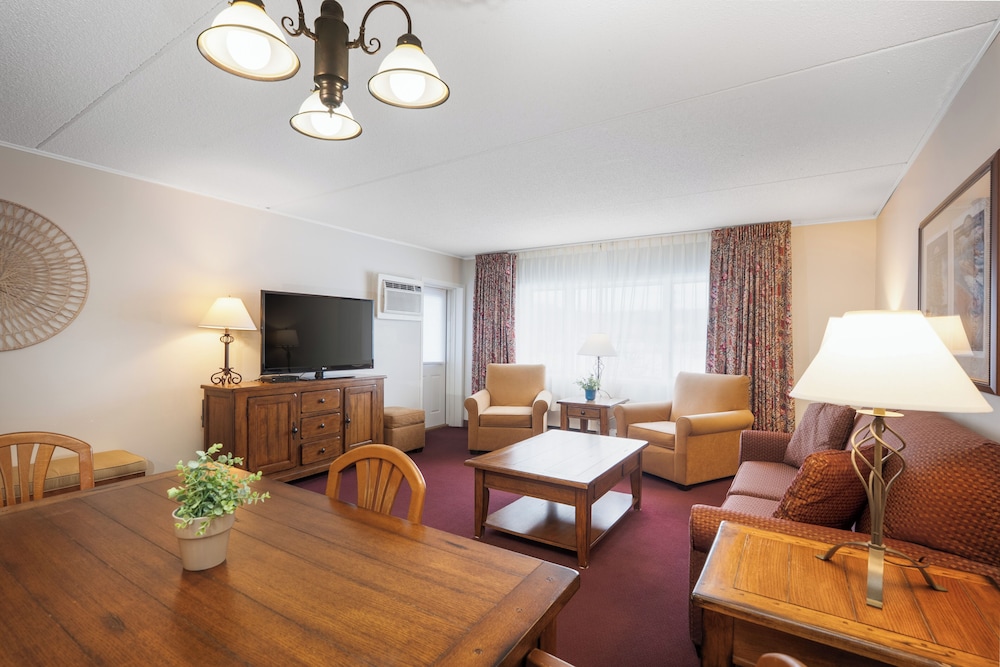 Fireside Inn and Suites Gilford 36/54