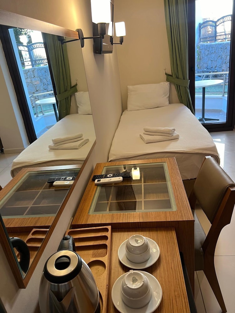 Qualia Park Hotel 4/50