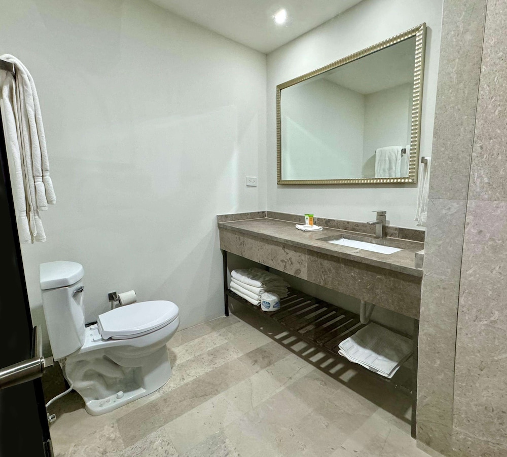 غرفة قياسية بسريرين كوين، Best Western Plus Sacramento 4/6