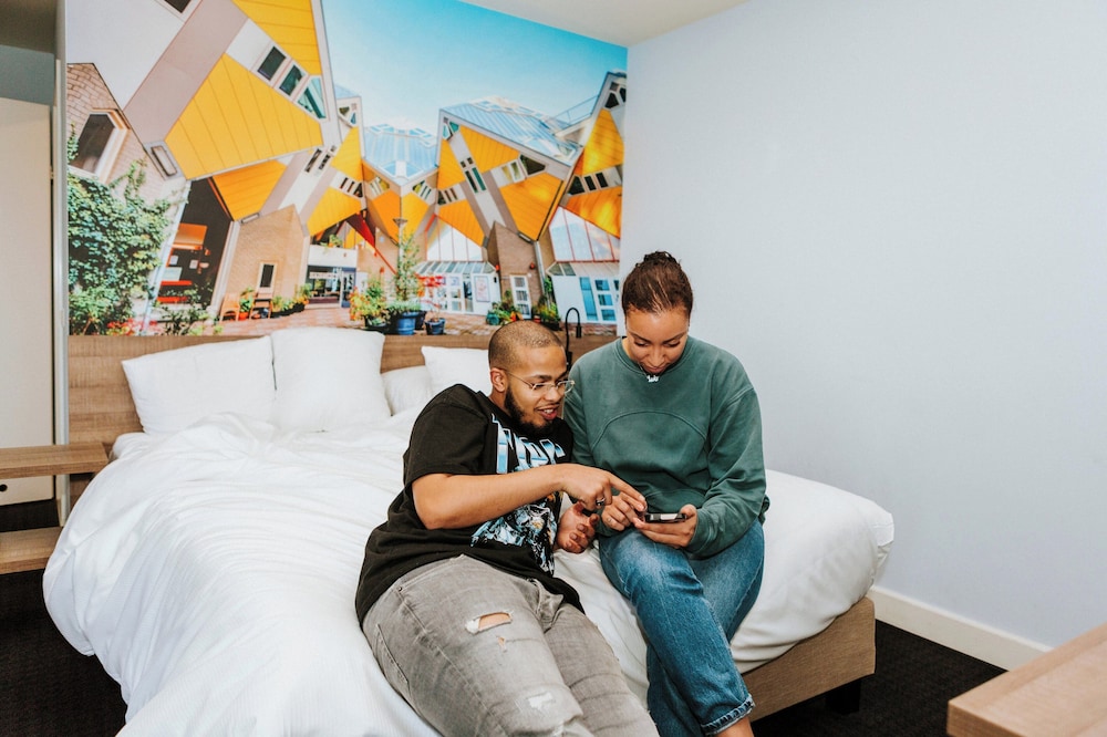 Rotterdam Teleport Hotel 48/63