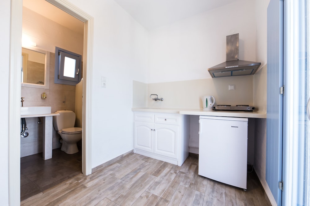 Stratos Apartments and Studios 7/45