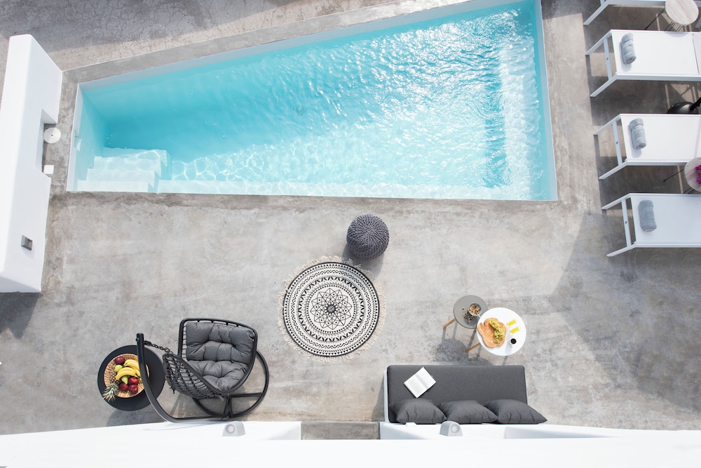 White Orchid Luxury Suites 7/50