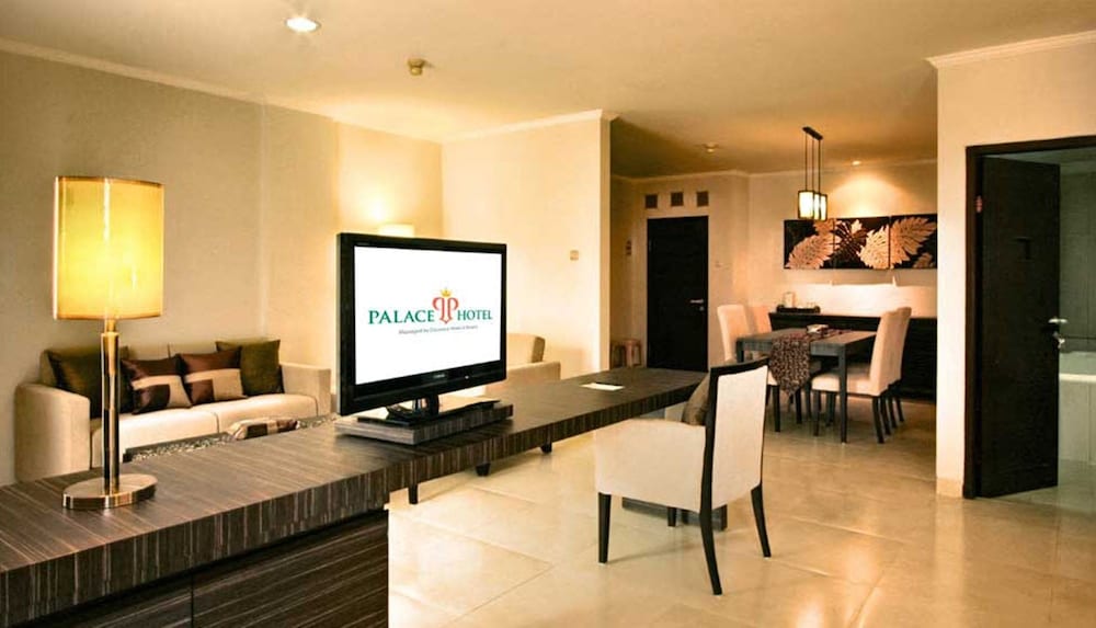 Palace Hotel Cipanas 17/39