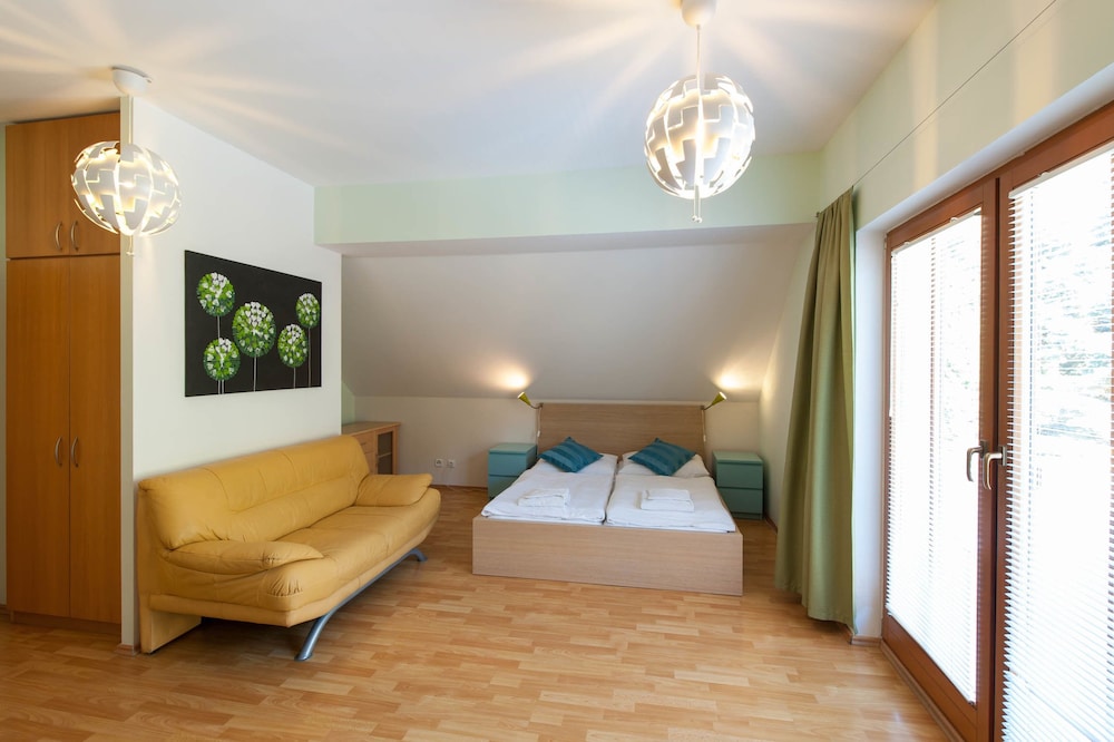 Hotel Garni Pod Skalkou 8/50