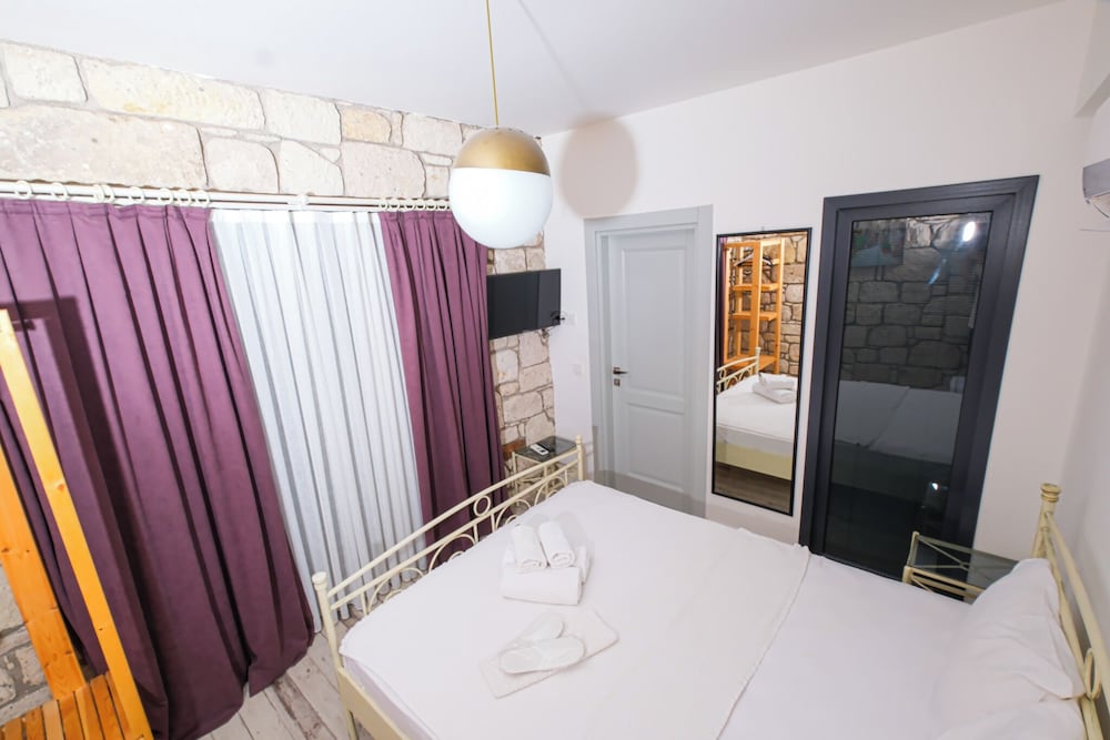 Kybele Alacati 16/50