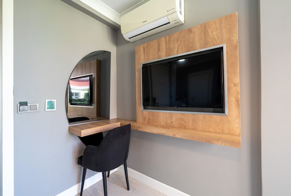 216 Bosphorus Suite 36/50