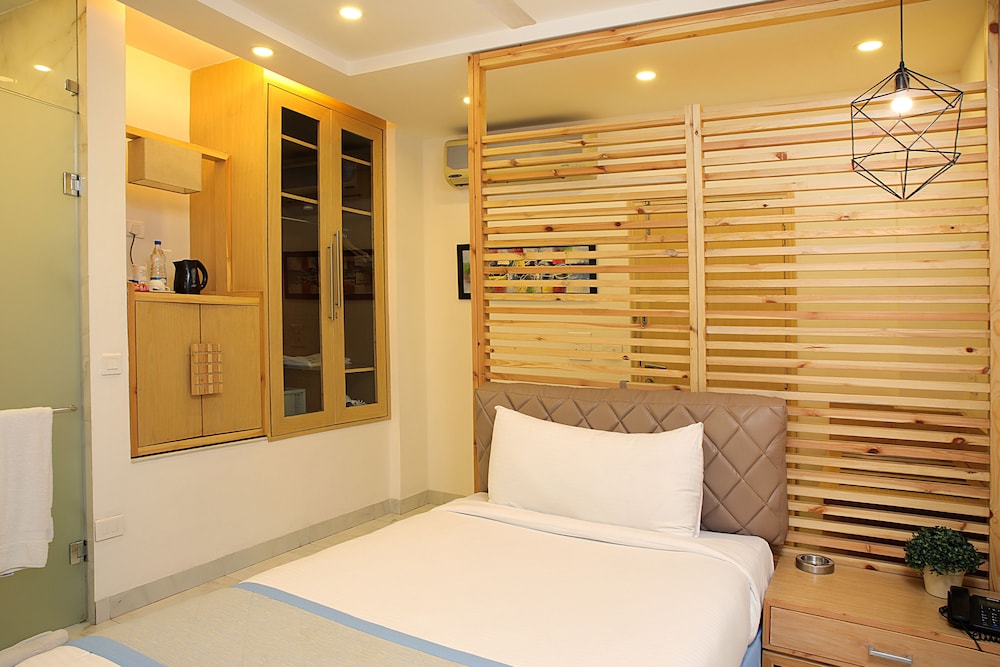Ahuja Residency Gurgaon 37/70
