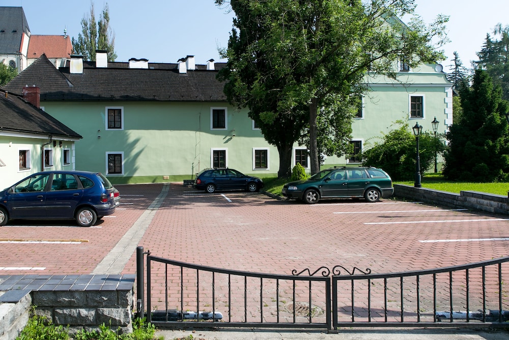 Rozmbersky Dvur 38/47