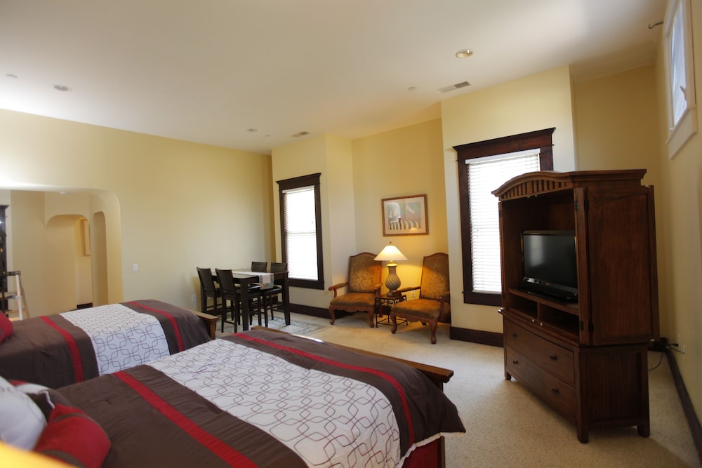 Santa Paula Inn 5/56